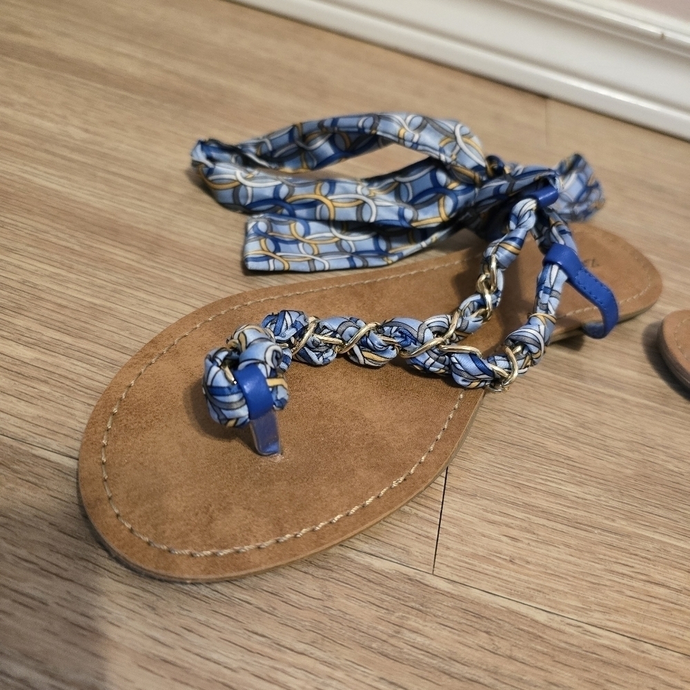 🌈 Chain Print Zigi Soho Ankle Wrap Sandals Flats Size 7.5 - Picture 9 of 11